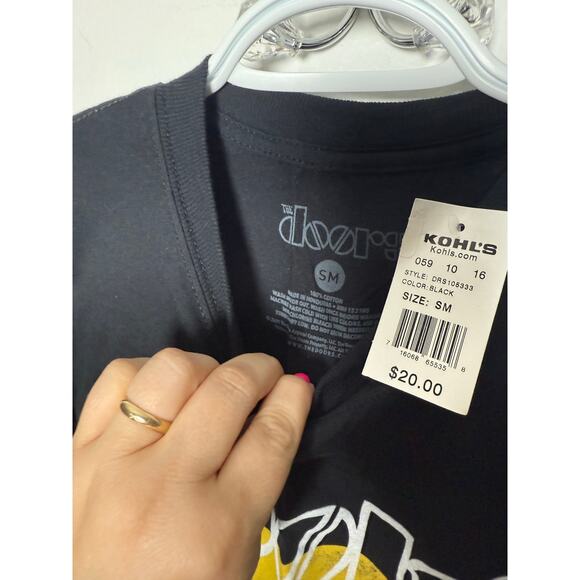 The Doors Kohl's Black Crewneck Graphic Short Sleeve Band T-shirt Small NEW - Picture 3 of 6